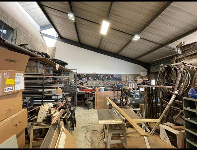 INDUSTRIAL PROPERTY TO RENT IN HENNOPSPARK